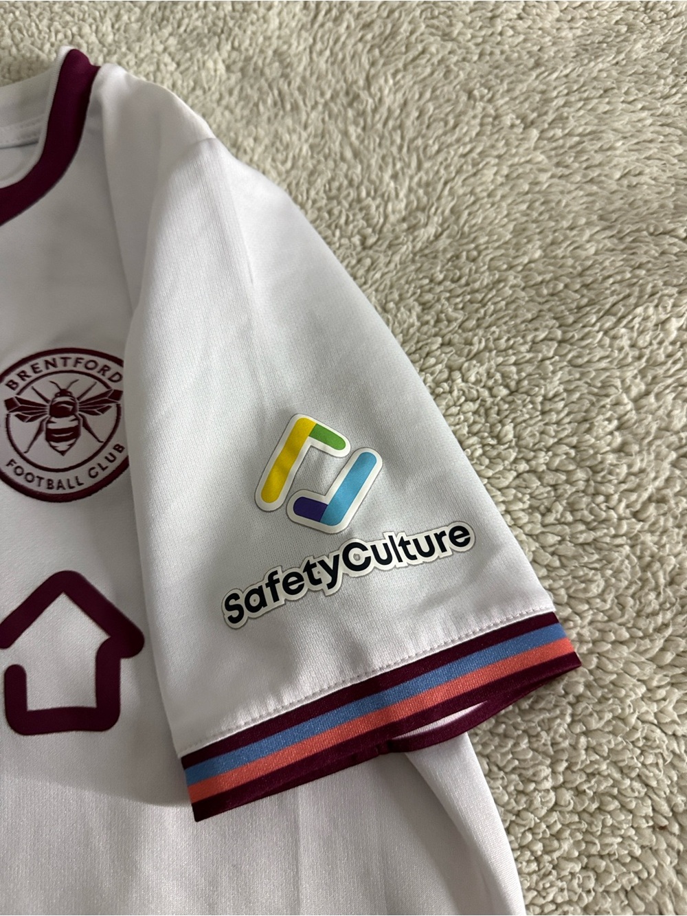 Brentford #17 Ivan Toney 2021-22 Umbro Third Premier League Away Jersey - Picture 7 of 10